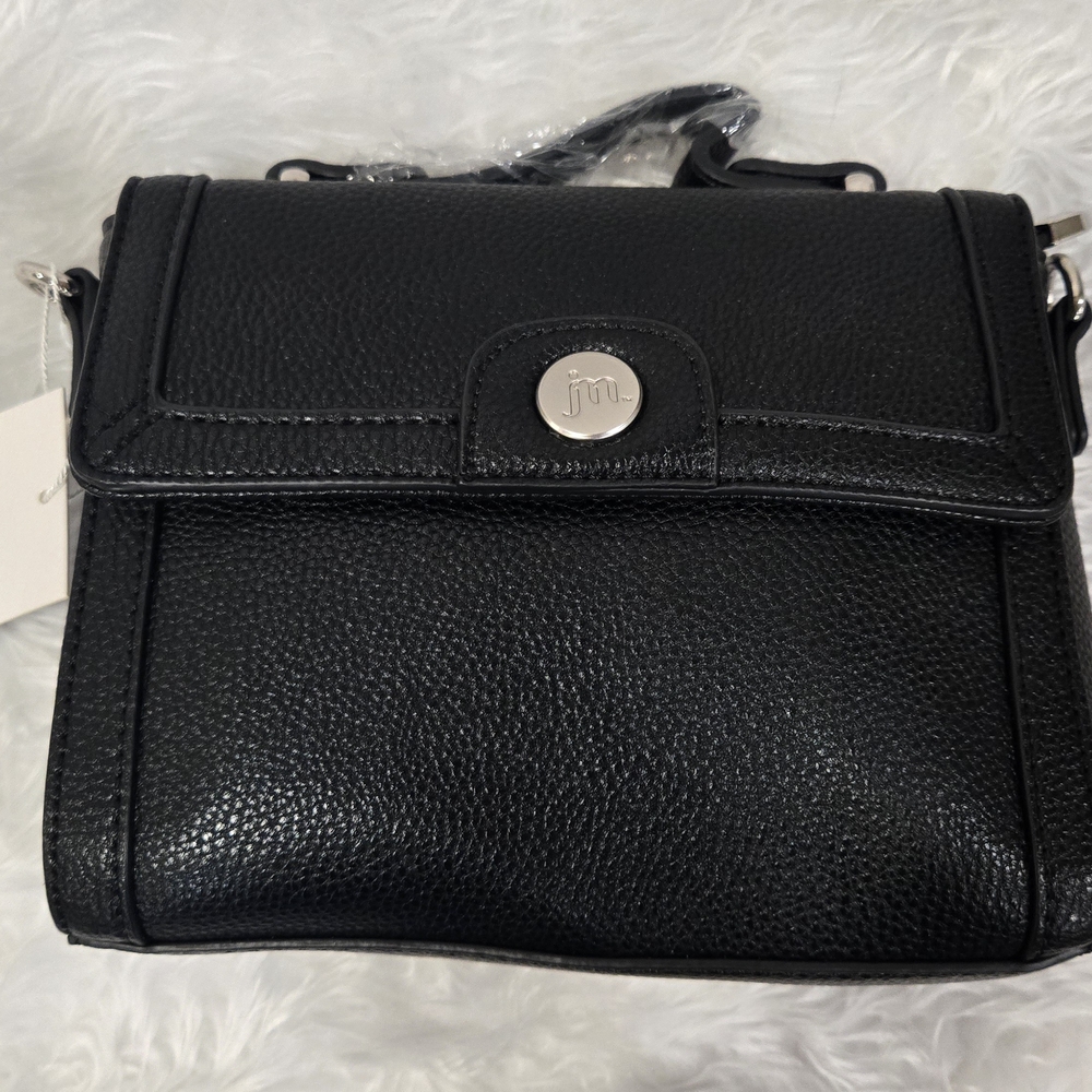 Sleek Black Leather Crossbody‎ Bag with Flap Closure